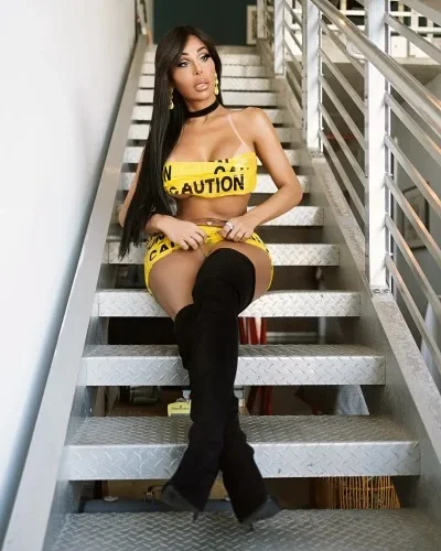 Valeri photo 44, latino, athletic, black hair, 170 cm, 72 kg, Large bust, Hong Kong