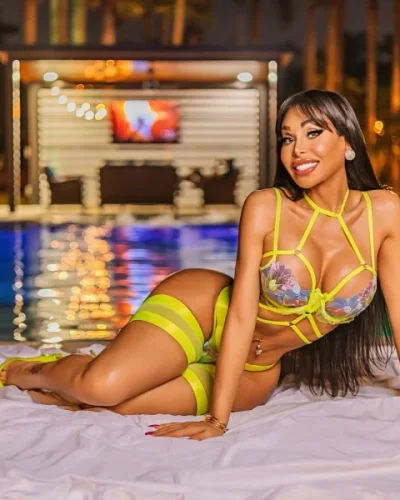 Valeri photo 65, latino, athletic, black hair, 170 cm, 72 kg, Large bust, Hong Kong