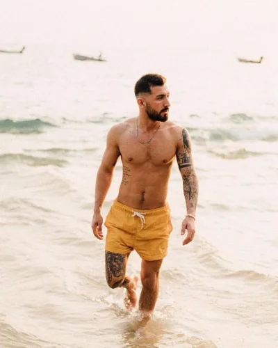 Bayram photo 3, mixed, athletic, black hair, 178 cm, 72 kg, Hong Kong