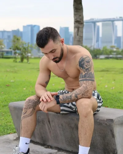 Bayram photo 4, mixed, athletic, black hair, 178 cm, 72 kg, Hong Kong