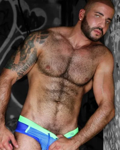 Sultan photo 14, european, curvy, brunette, 188 cm, 93 kg, Hong Kong