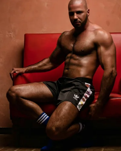 Sultan photo 3, european, curvy, brunette, 188 cm, 93 kg, Hong Kong
