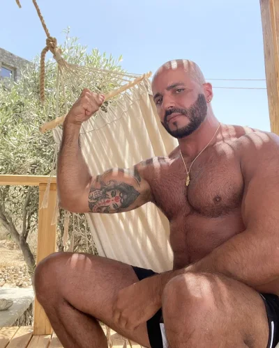 Sultan photo 37, european, curvy, brunette, 188 cm, 93 kg, Hong Kong