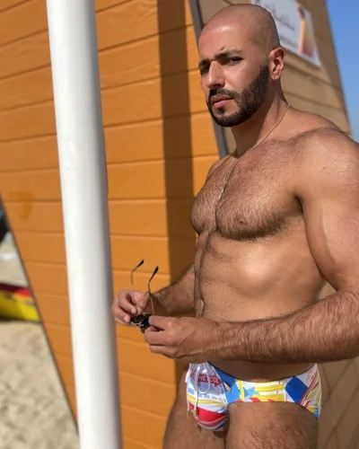 Sultan photo 44, european, curvy, brunette, 188 cm, 93 kg, Hong Kong