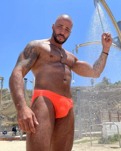 Sultan photo 45, european, curvy, brunette, 188 cm, 93 kg, Hong Kong