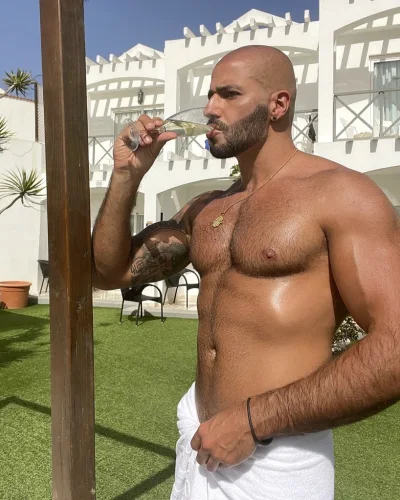 Sultan photo 47, european, curvy, brunette, 188 cm, 93 kg, Hong Kong