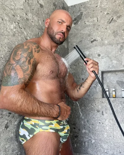 Sultan photo 49, european, curvy, brunette, 188 cm, 93 kg, Hong Kong