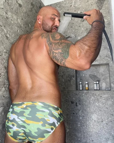 Sultan photo 50, european, curvy, brunette, 188 cm, 93 kg, Hong Kong