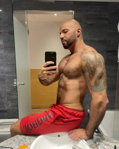Sultan photo 53, european, curvy, brunette, 188 cm, 93 kg, Hong Kong
