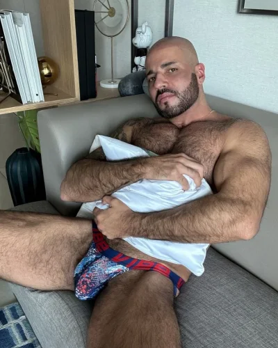 Sultan photo 65, european, curvy, brunette, 188 cm, 93 kg, Hong Kong