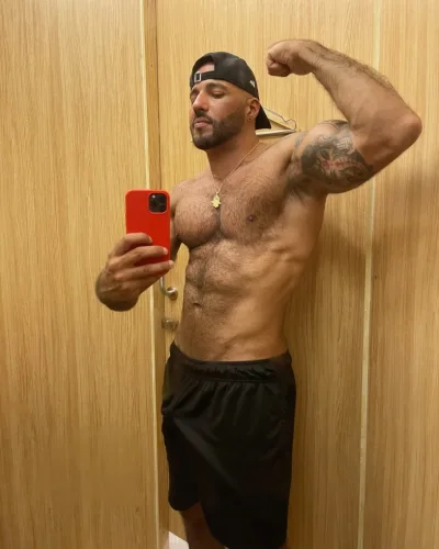 Sultan photo 72, european, curvy, brunette, 188 cm, 93 kg, Hong Kong