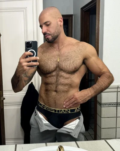 Sultan photo 73, european, curvy, brunette, 188 cm, 93 kg, Hong Kong