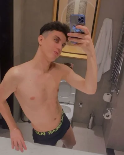 Brandon photo 10, slavic, slim, brunette, 180 cm, 61 kg, Hong Kong
