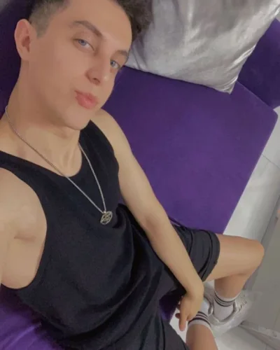 Brandon photo 6, slavic, slim, brunette, 180 cm, 61 kg, Hong Kong