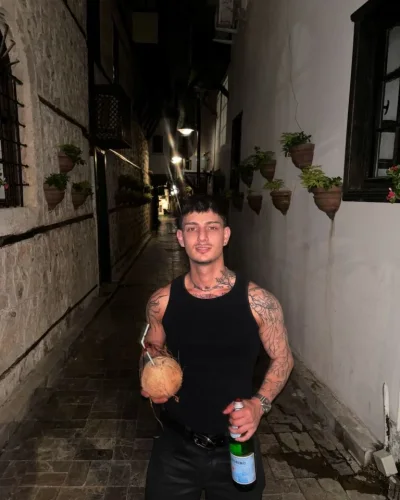 Cem photo 10, mixed, athletic, brunette, 175 cm, 70 kg, Hong Kong