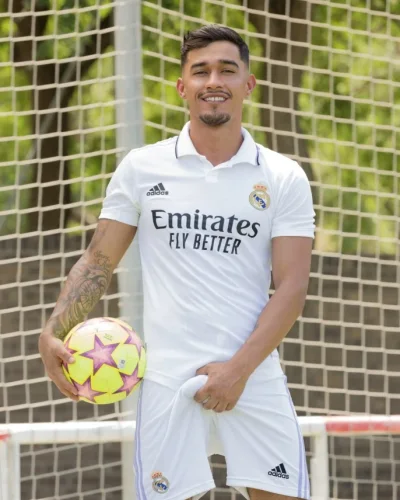 Vinicius photo 10, latino, athletic, brunette, 183 cm, 79 kg, Hong Kong