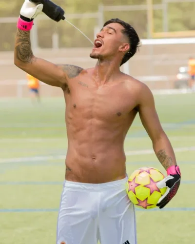 Vinicius photo 11, latino, athletic, brunette, 183 cm, 79 kg, Hong Kong