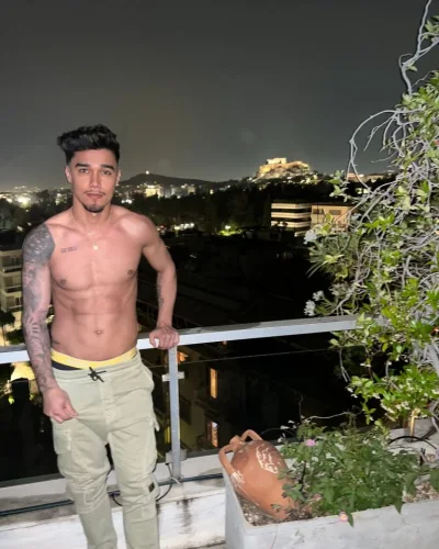 Vinicius photo 16, latino, athletic, brunette, 183 cm, 79 kg, Hong Kong