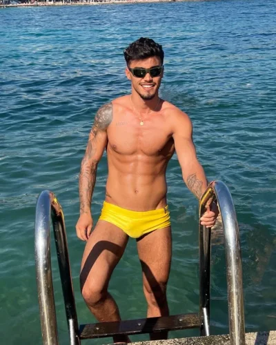 Vinicius photo 27, latino, athletic, brunette, 183 cm, 79 kg, Hong Kong