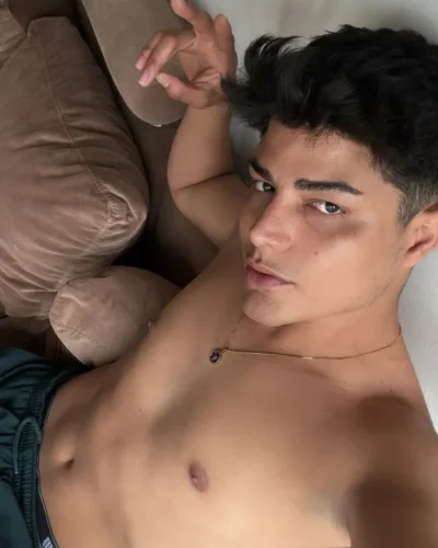 Calvin photo 15, latino, athletic, black hair, 185 cm, 83 kg, Hong Kong