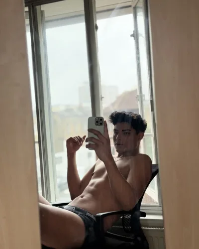 Calvin photo 17, latino, athletic, black hair, 185 cm, 83 kg, Hong Kong