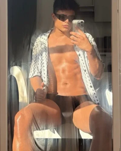 Calvin photo 19, latino, athletic, black hair, 185 cm, 83 kg, Hong Kong