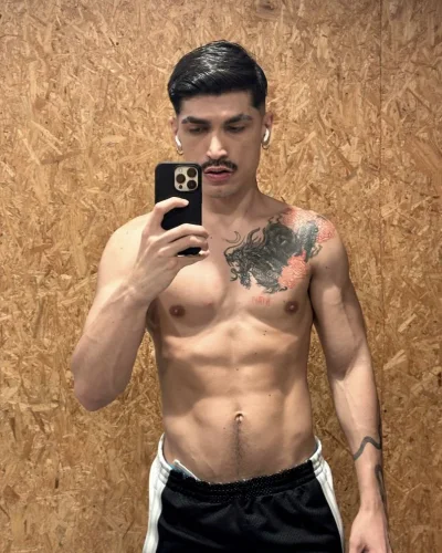 Donato photo 12, latino, athletic, black hair, 183 cm, 79 kg, Hong Kong