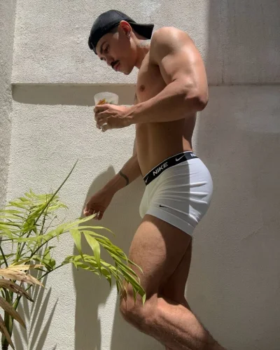 Donato photo 13, latino, athletic, black hair, 183 cm, 79 kg, Hong Kong