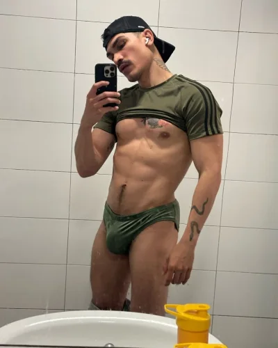 Donato photo 19, latino, athletic, black hair, 183 cm, 79 kg, Hong Kong