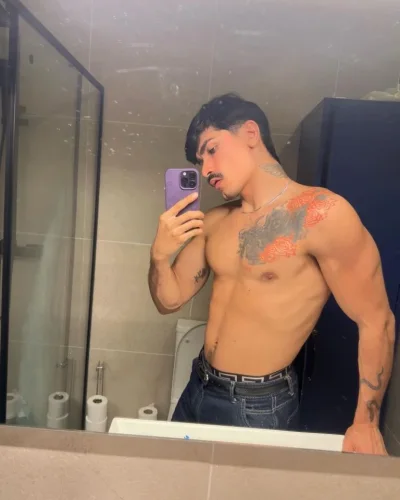 Donato photo 25, latino, athletic, black hair, 183 cm, 79 kg, Hong Kong