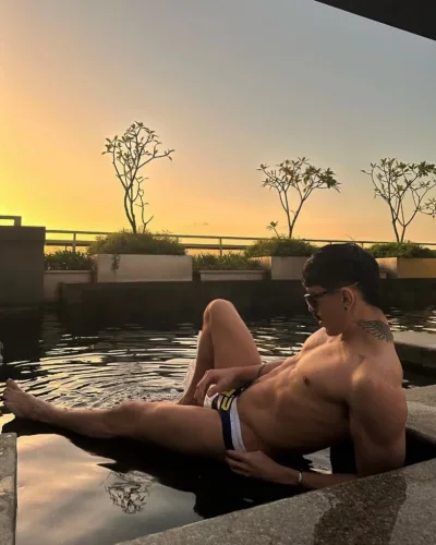 Donato photo 32, latino, athletic, black hair, 183 cm, 79 kg, Hong Kong