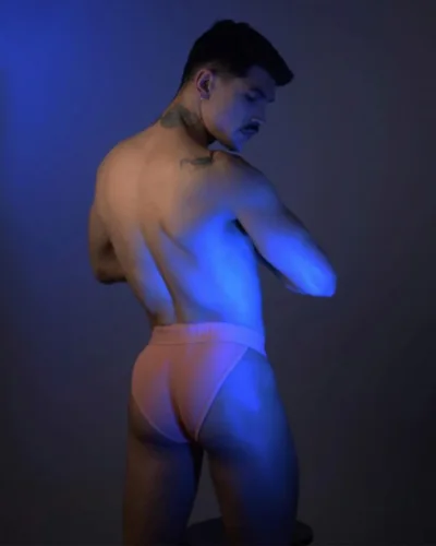 Donato photo 34, latino, athletic, black hair, 183 cm, 79 kg, Hong Kong