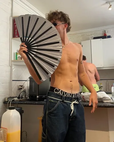 Ambrose photo 6, european, average, brunette, 178 cm, 61 kg, Hong Kong