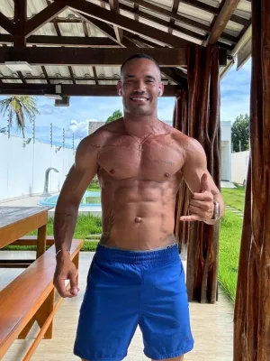 Vidal photo 1, latino, athletic, black hair, 175 cm, 74 kg, Hong Kong
