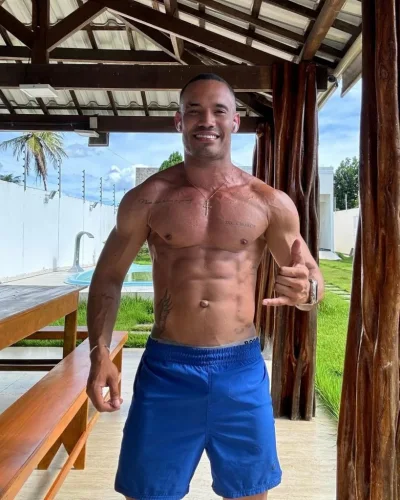 Vidal photo 1, latino, athletic, black hair, 175 cm, 74 kg, Hong Kong