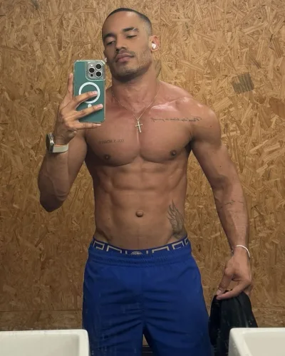 Vidal photo 14, latino, athletic, black hair, 175 cm, 74 kg, Hong Kong