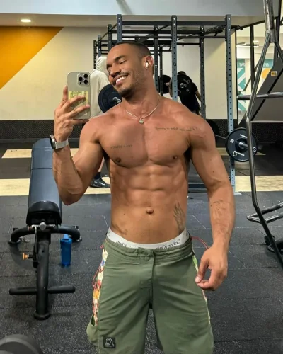 Vidal photo 18, latino, athletic, black hair, 175 cm, 74 kg, Hong Kong