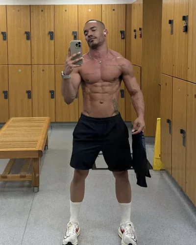 Vidal photo 20, latino, athletic, black hair, 175 cm, 74 kg, Hong Kong