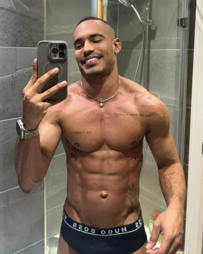 Vidal photo 21, latino, athletic, black hair, 175 cm, 74 kg, Hong Kong