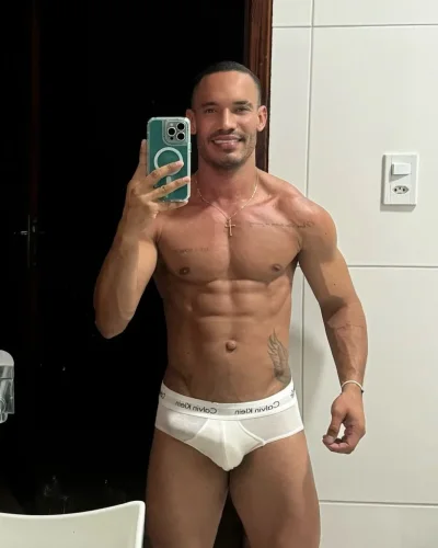 Vidal photo 25, latino, athletic, black hair, 175 cm, 74 kg, Hong Kong