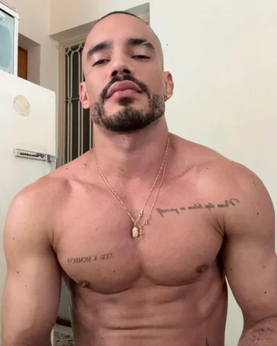 Vidal photo 27, latino, athletic, black hair, 175 cm, 74 kg, Hong Kong