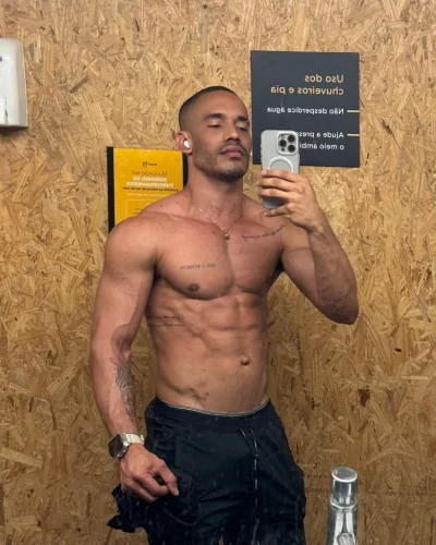 Vidal photo 3, latino, athletic, black hair, 175 cm, 74 kg, Hong Kong