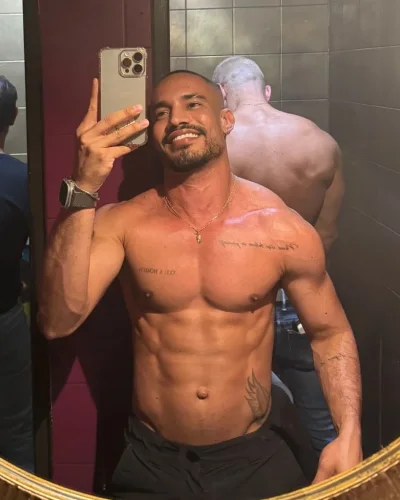 Vidal photo 30, latino, athletic, black hair, 175 cm, 74 kg, Hong Kong