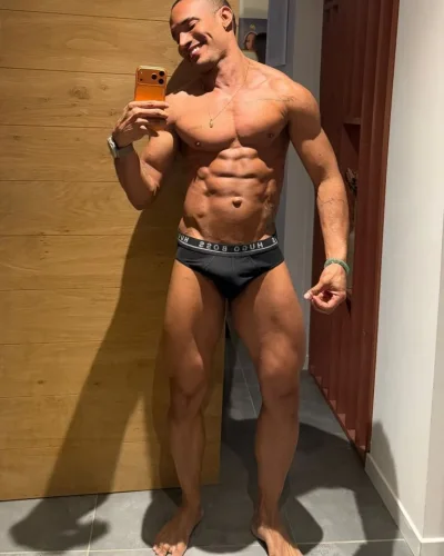 Vidal photo 38, latino, athletic, black hair, 175 cm, 74 kg, Hong Kong