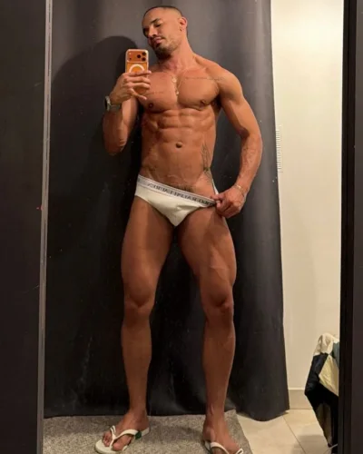Vidal photo 39, latino, athletic, black hair, 175 cm, 74 kg, Hong Kong