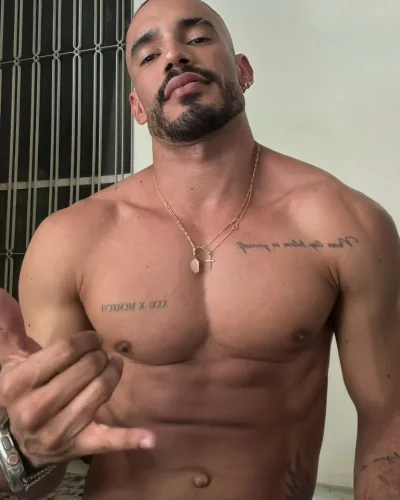 Vidal photo 43, latino, athletic, black hair, 175 cm, 74 kg, Hong Kong