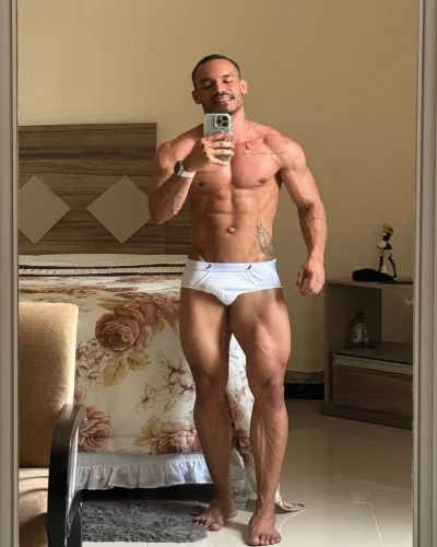Vidal photo 5, latino, athletic, black hair, 175 cm, 74 kg, Hong Kong