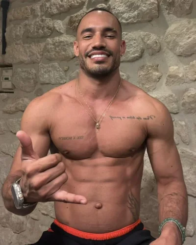 Vidal photo 54, latino, athletic, black hair, 175 cm, 74 kg, Hong Kong