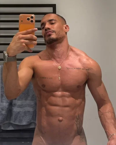 Vidal photo 59, latino, athletic, black hair, 175 cm, 74 kg, Hong Kong
