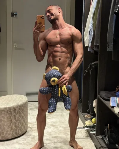 Vidal photo 62, latino, athletic, black hair, 175 cm, 74 kg, Hong Kong